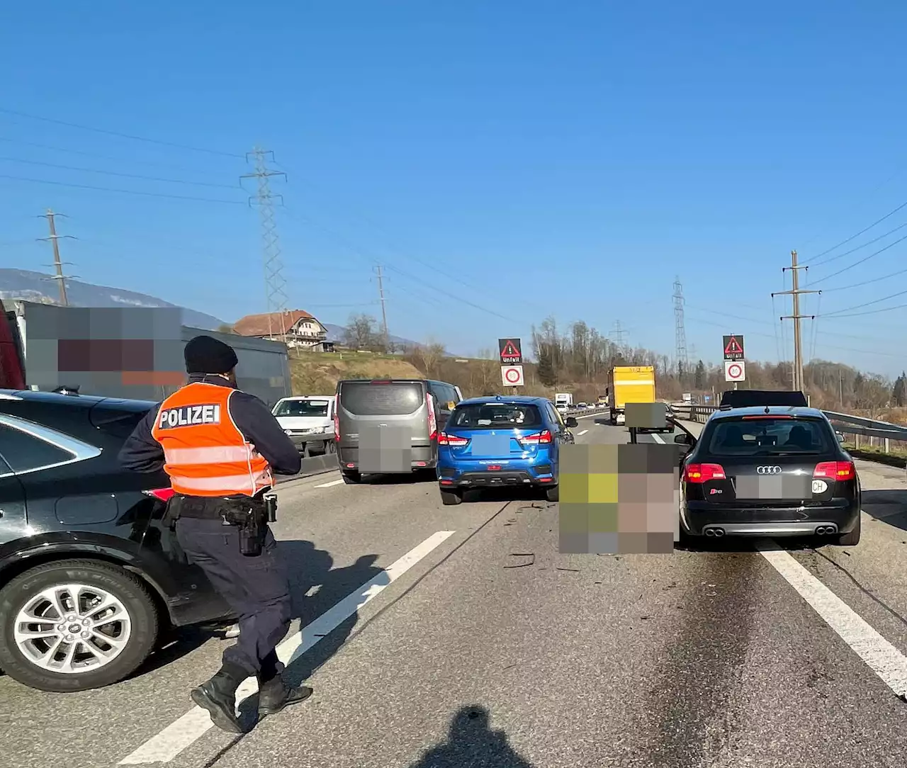 Wangen an der Aare BE / A1: Drei Auffahrkollisionen mit sechs beteiligten Fahrzeugen