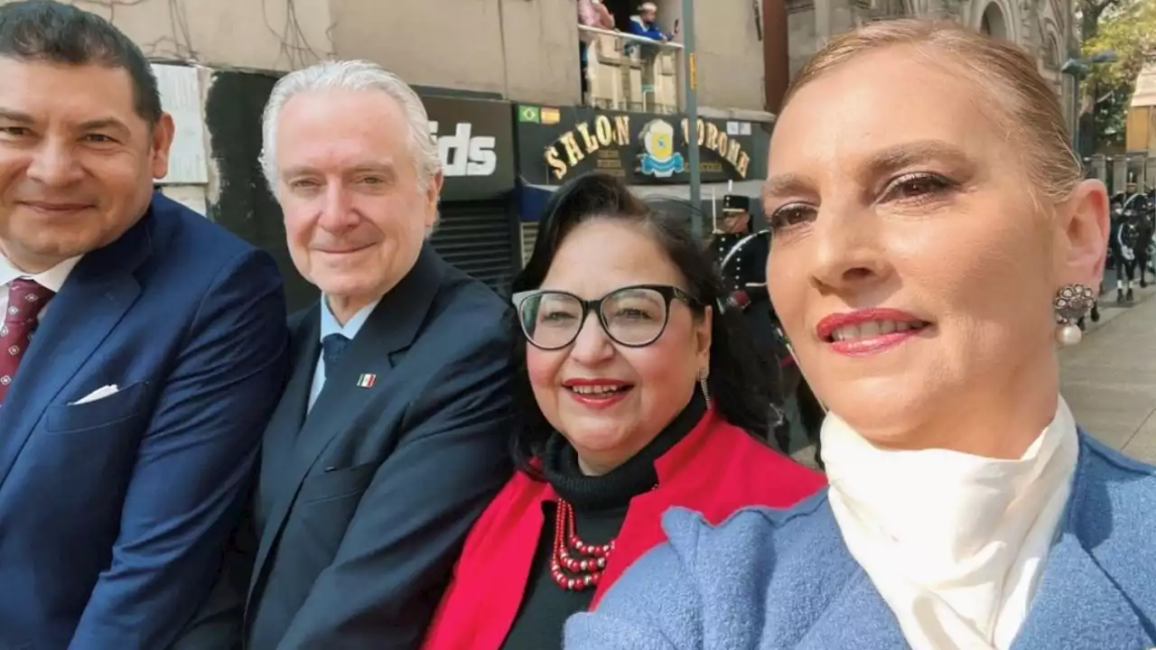 Beatriz Gutiérrez Müller publica 'selfie republicana' con la ministra Norma Piña y Santiago Creel