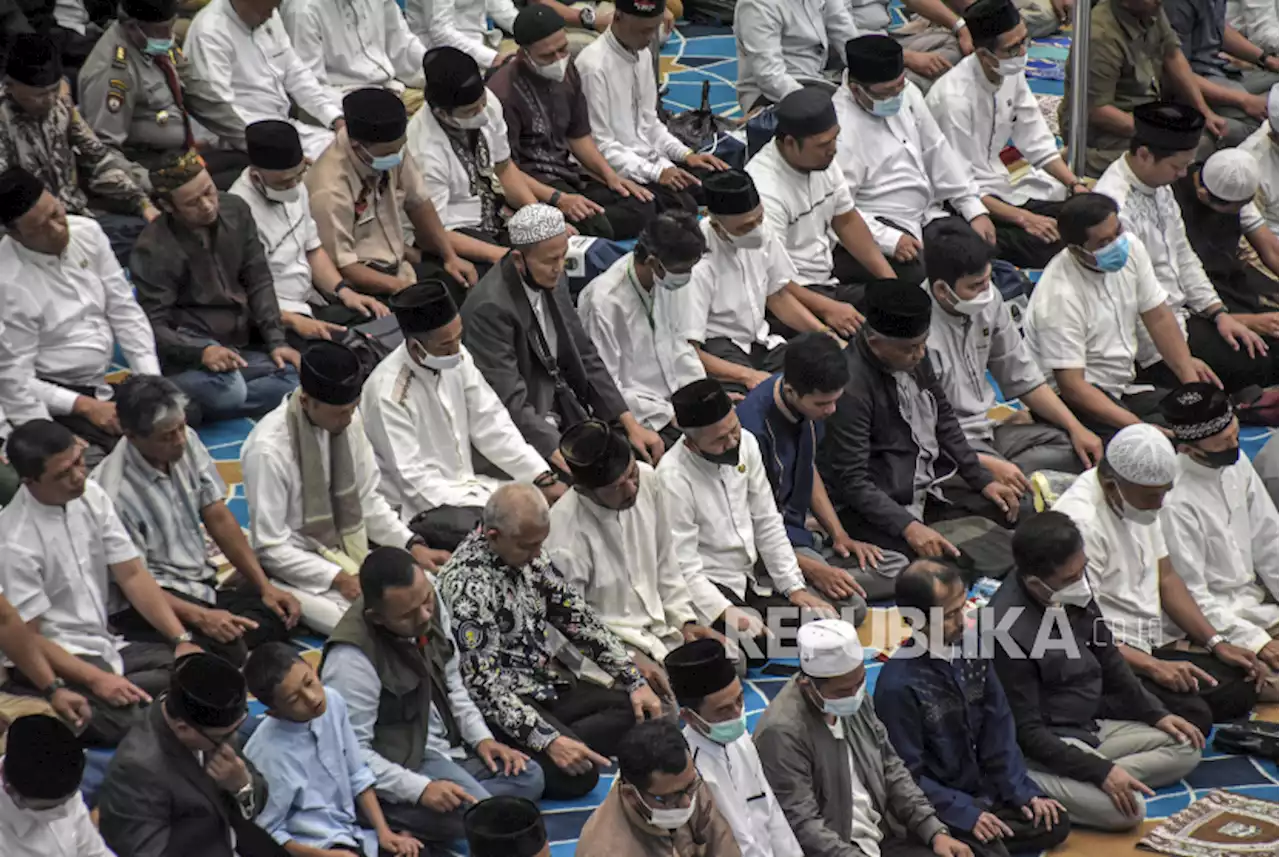 Hendak Bepergian, Berikut Ini Tata Cara Shalat Safar |Republika Online