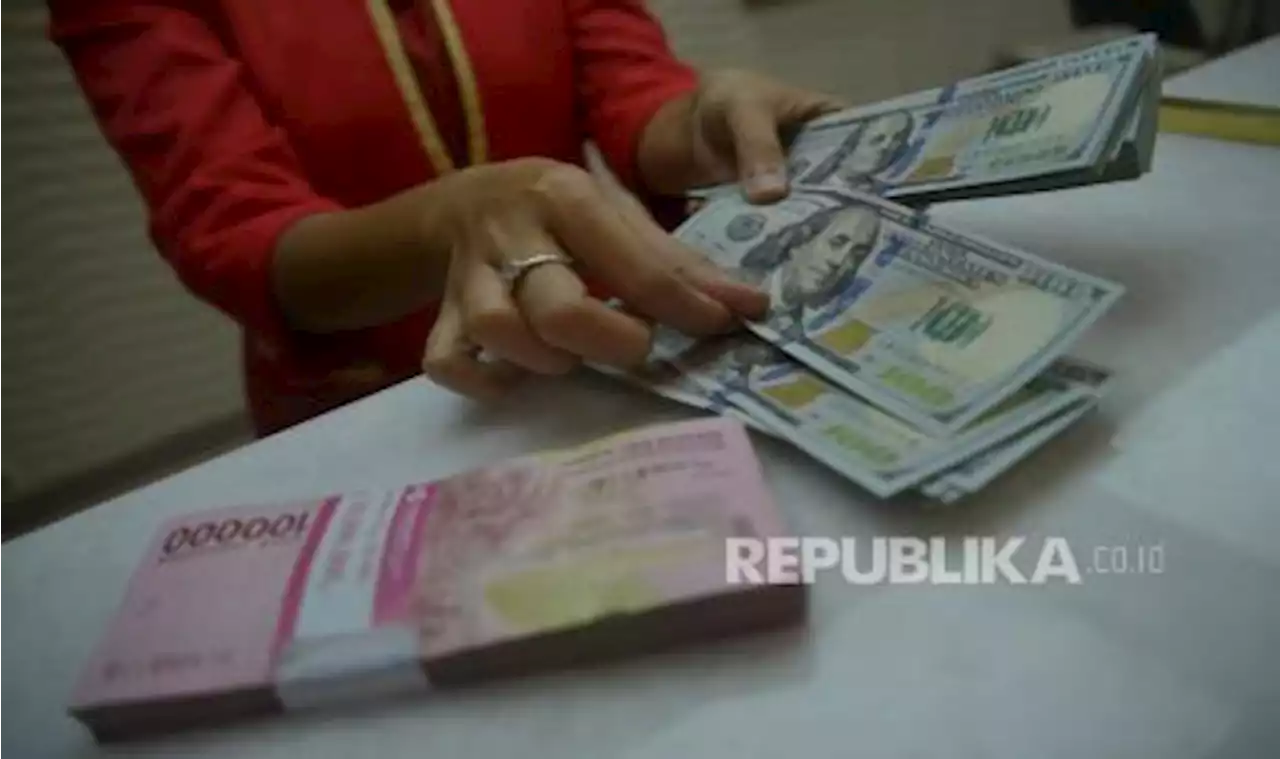 Rupiah Melemah Seiring Kekhawatiran Pasar akan Kenaikan Suku Bunga AS |Republika Online