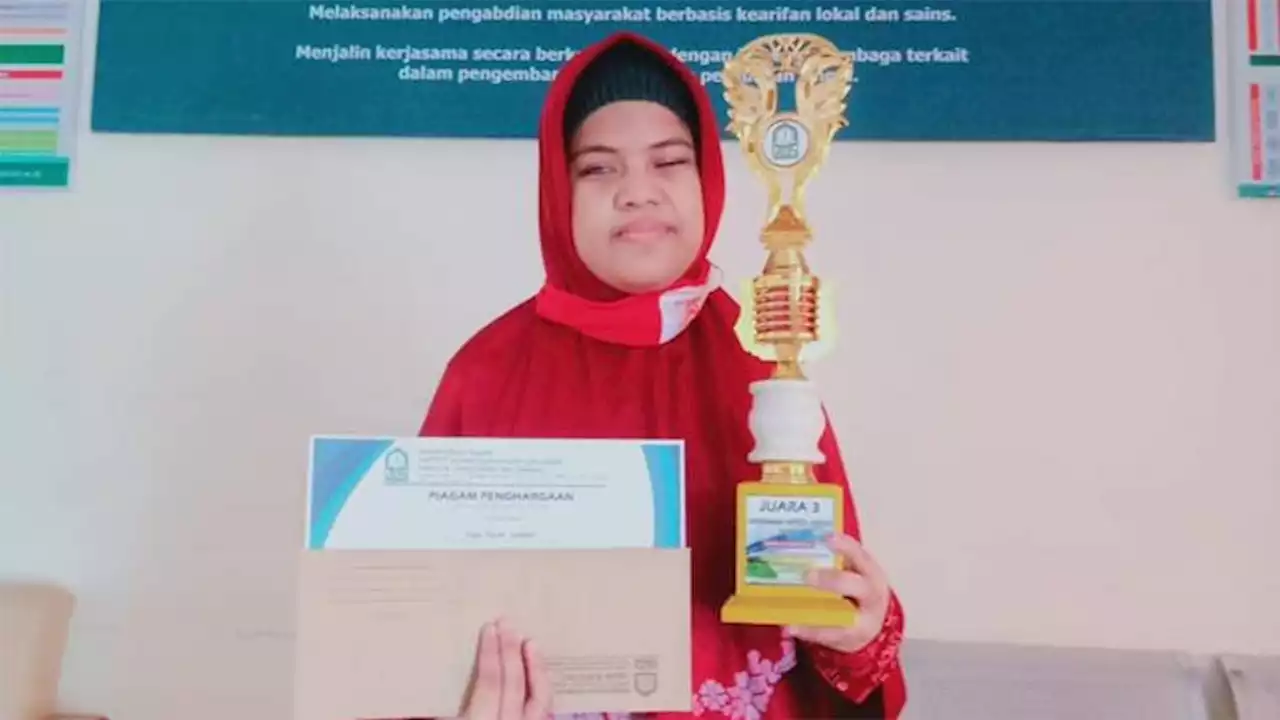 Kisah Ayu, Mahasiswi Penyandang Tunanetra Hafal Al-Qur'an dan Raih Juara di Nigeria