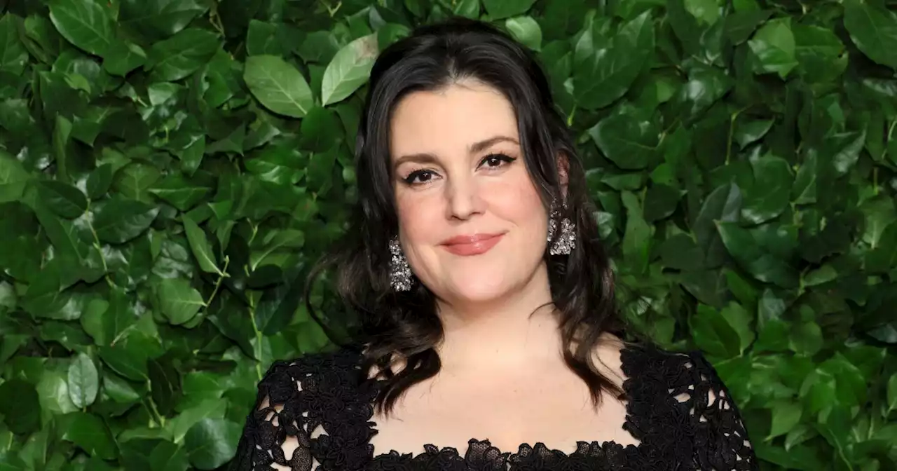 Melanie Lynskey reacts to body-shaming post from former ‘Top Model’ winner