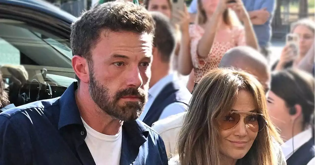 Jennifer Lopez Jokes About Ben Affleck's 'Happy Face' After Grammy Memes