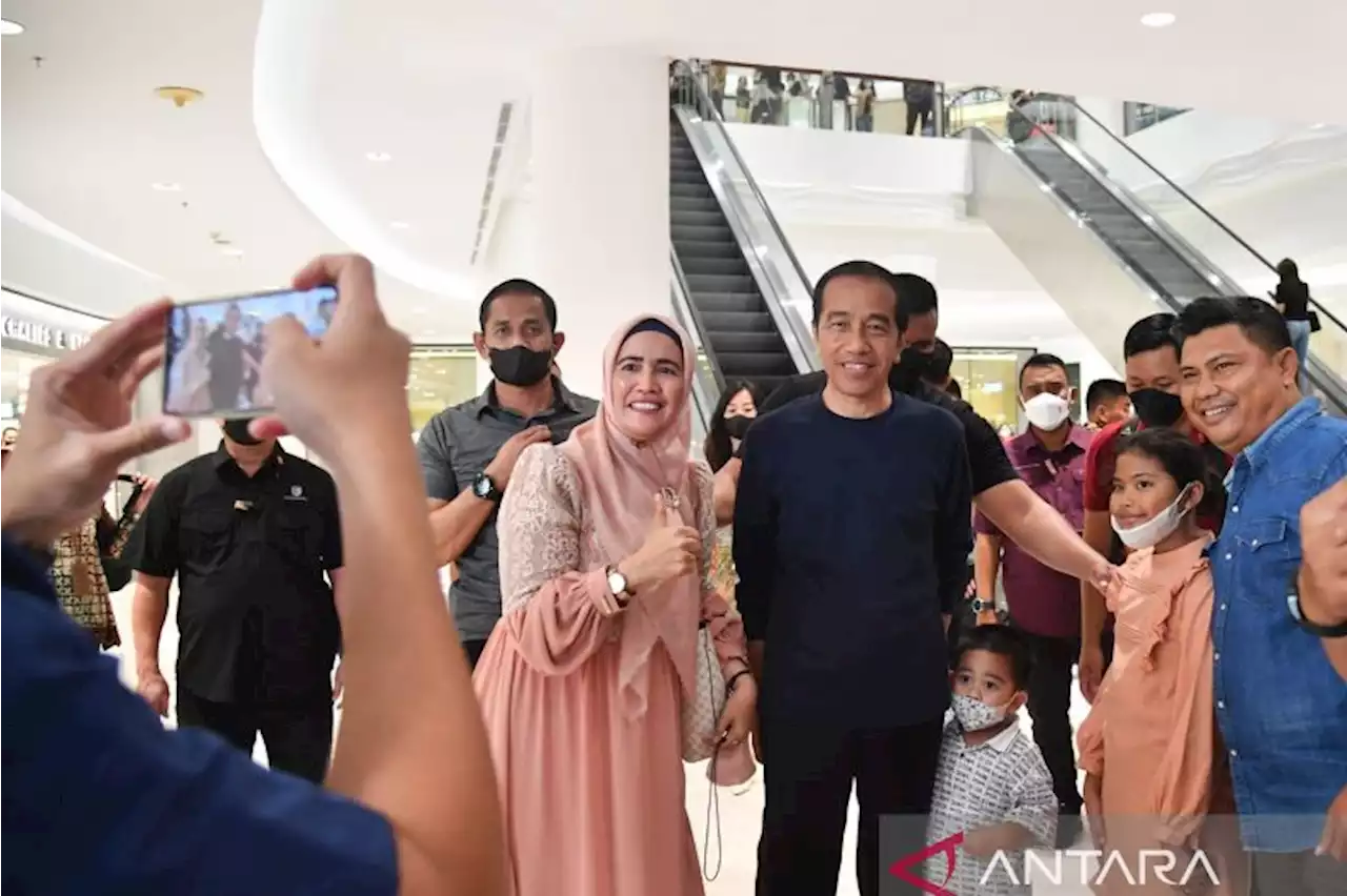 Jokowi ajak Sedah Mirah dan Al Nahyan kunjungi mal di Medan