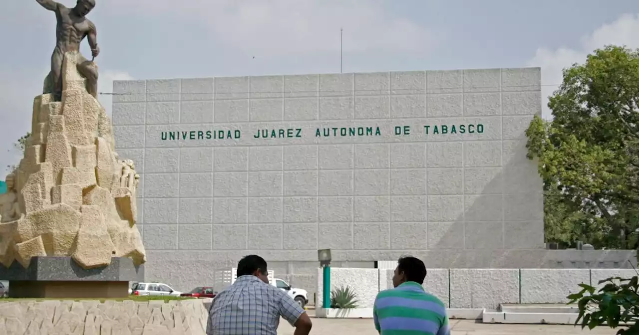 Maestros vendían tesis entre los 20 mil y 25 mil pesos a estudiantes en Tabasco