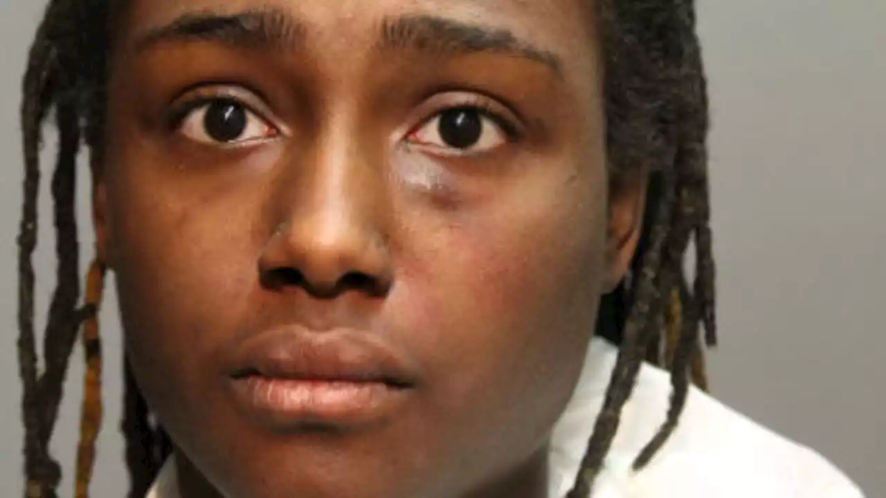 Woman charged in fatal Edgewater stabbing: police