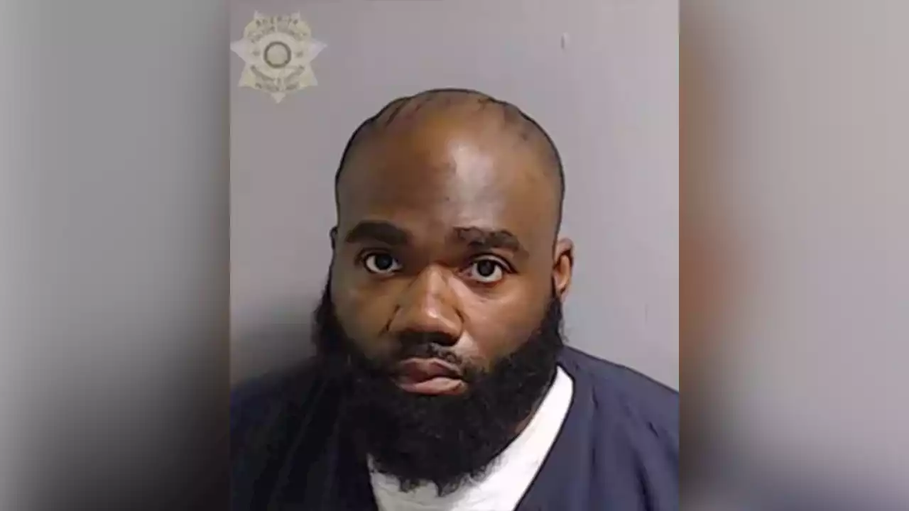 Georgia detention officer arrested after allegedly beating inmate