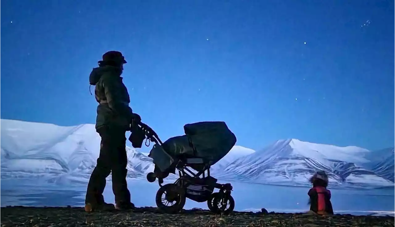 Moa-Maria och barnen ser inte solen på fyra månader