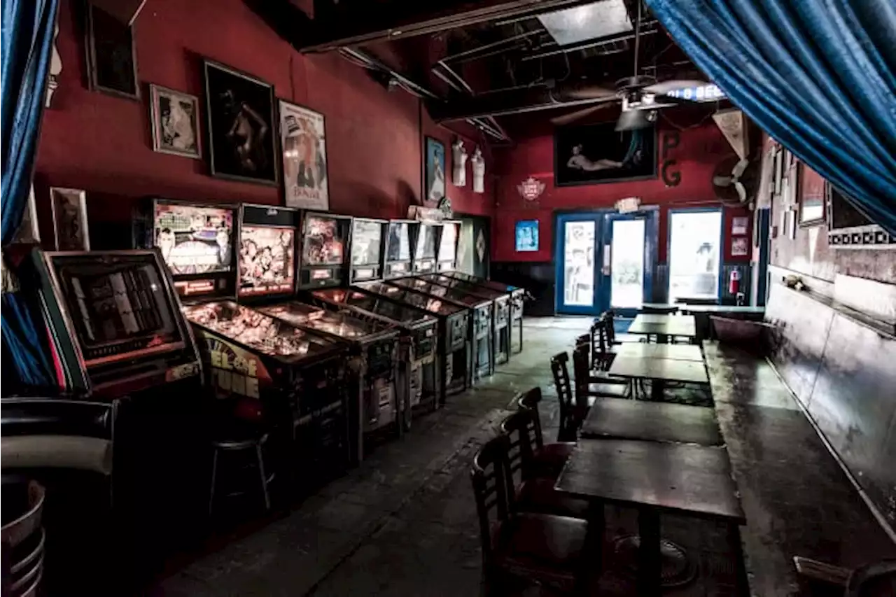 6 Houston bars with old-school arcade games