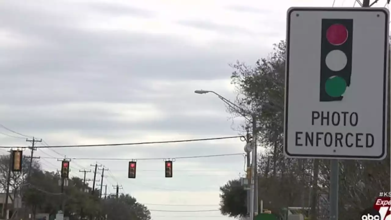 Bills filed to bring red light cameras to a full stop in Texas