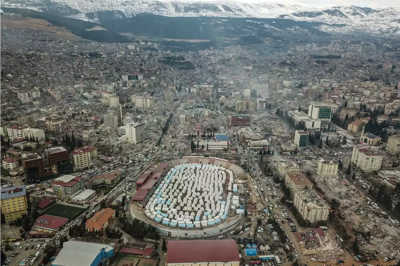 Ascienden a 23 mil los muertos en el sismo de Turquía y Siria