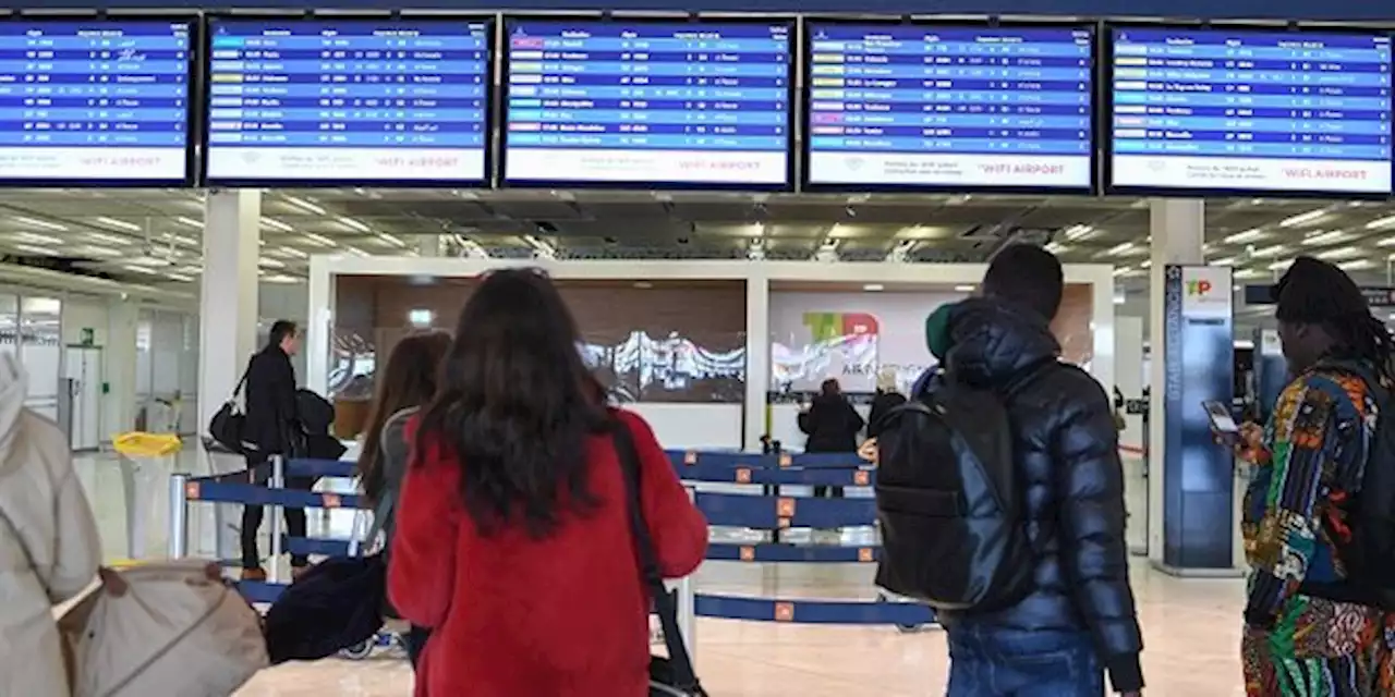 Grève surprise des contrôleurs à Orly, la moitié des vols annulés