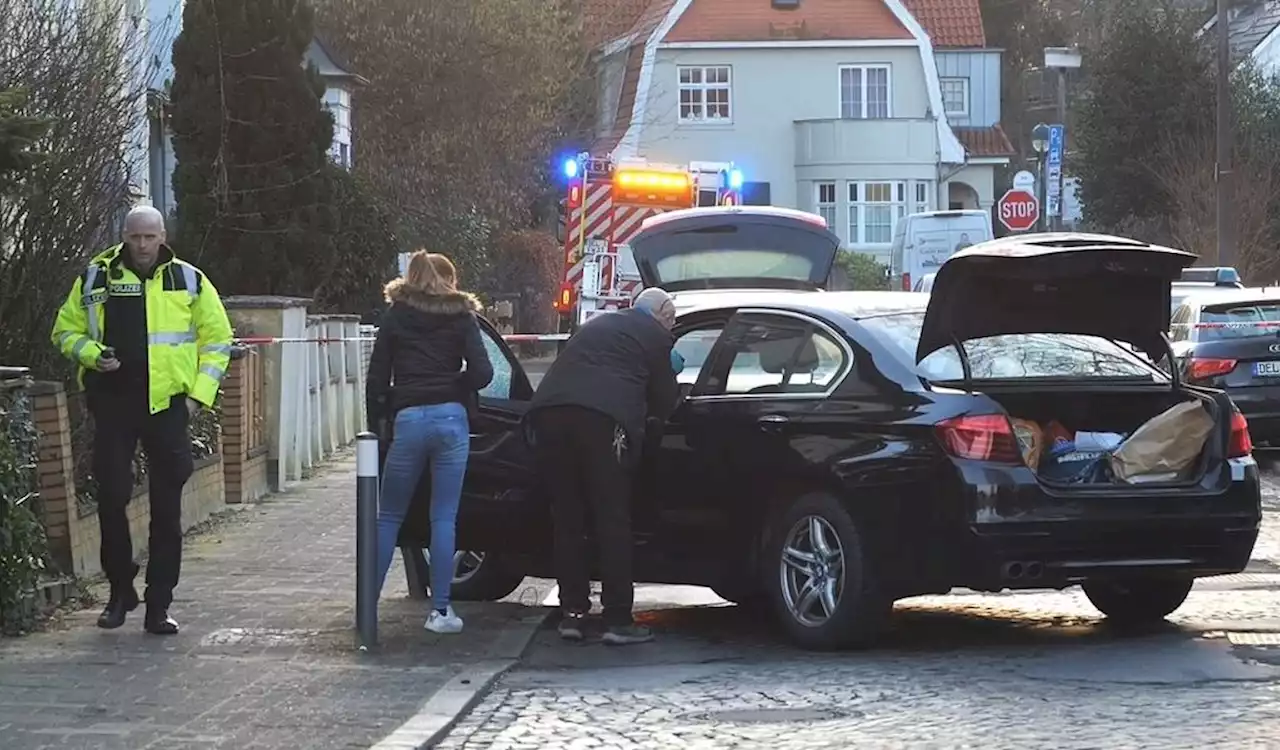 Vor den Augen ihrer Kinder: Mann schießt Autofahrerin in den Kopf