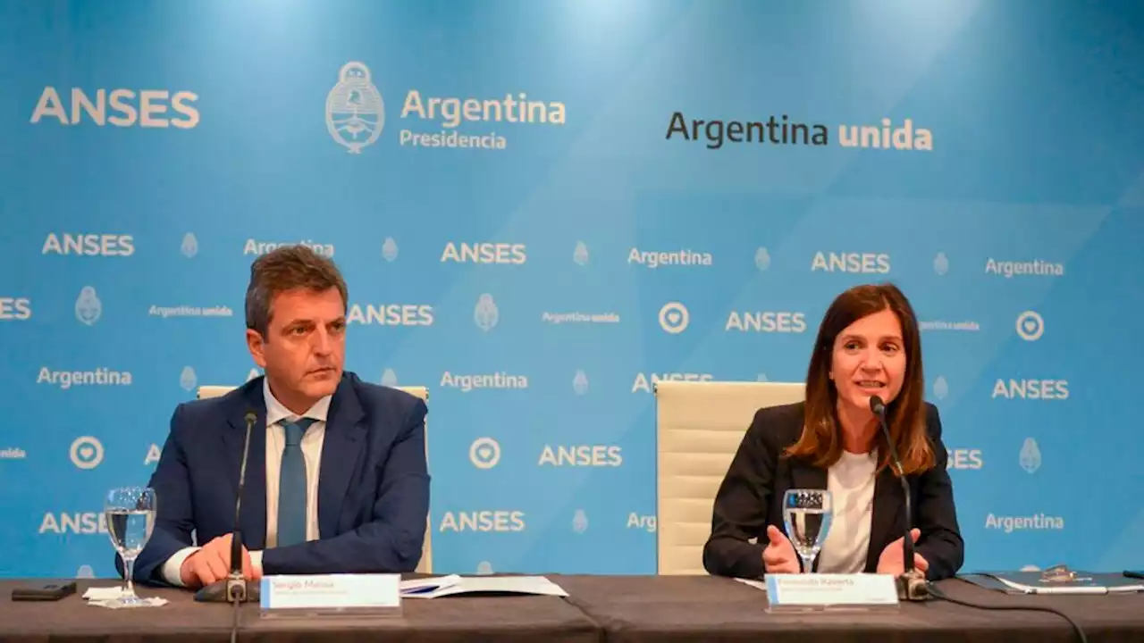 ANSES: aumento de 17% y bono de $ 15 mil a 17 millones de jubilados | Lo anunció Sergio Massa con Fernanda Raverta