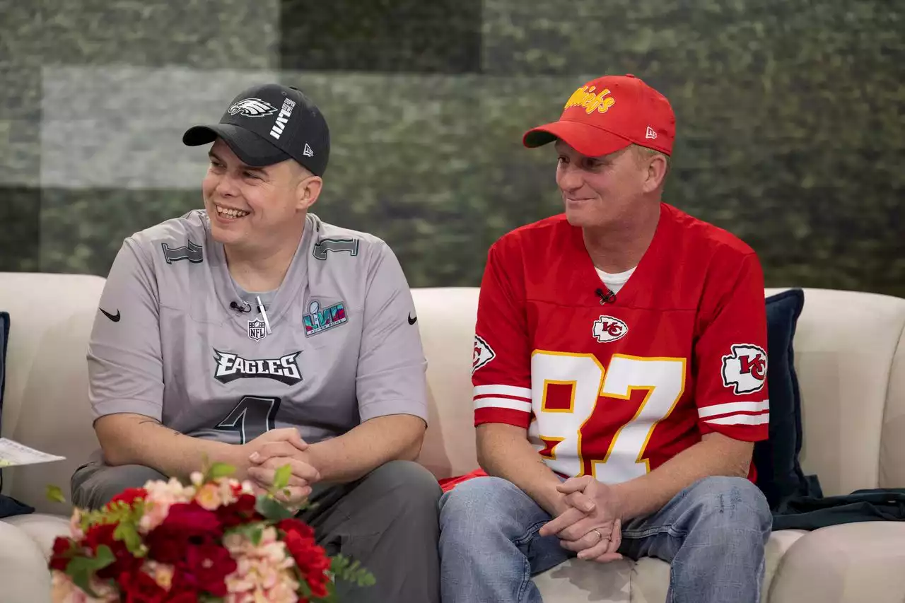 After kidney donation, Chiefs fan to attend Super Bowl alongside Eagles fan