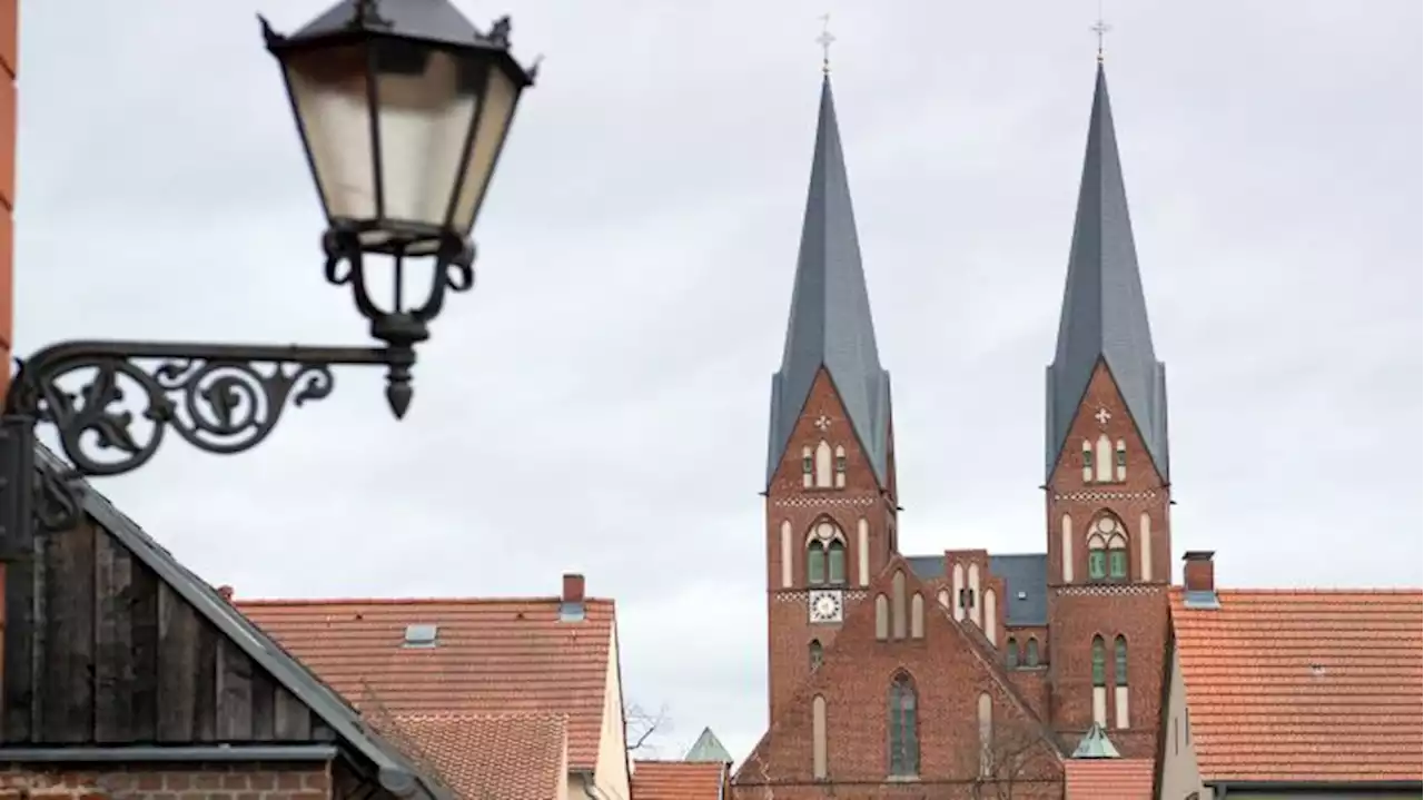 Bildungsmesse in Neuruppin startet wieder nach zwei Jahren Corona-Pause