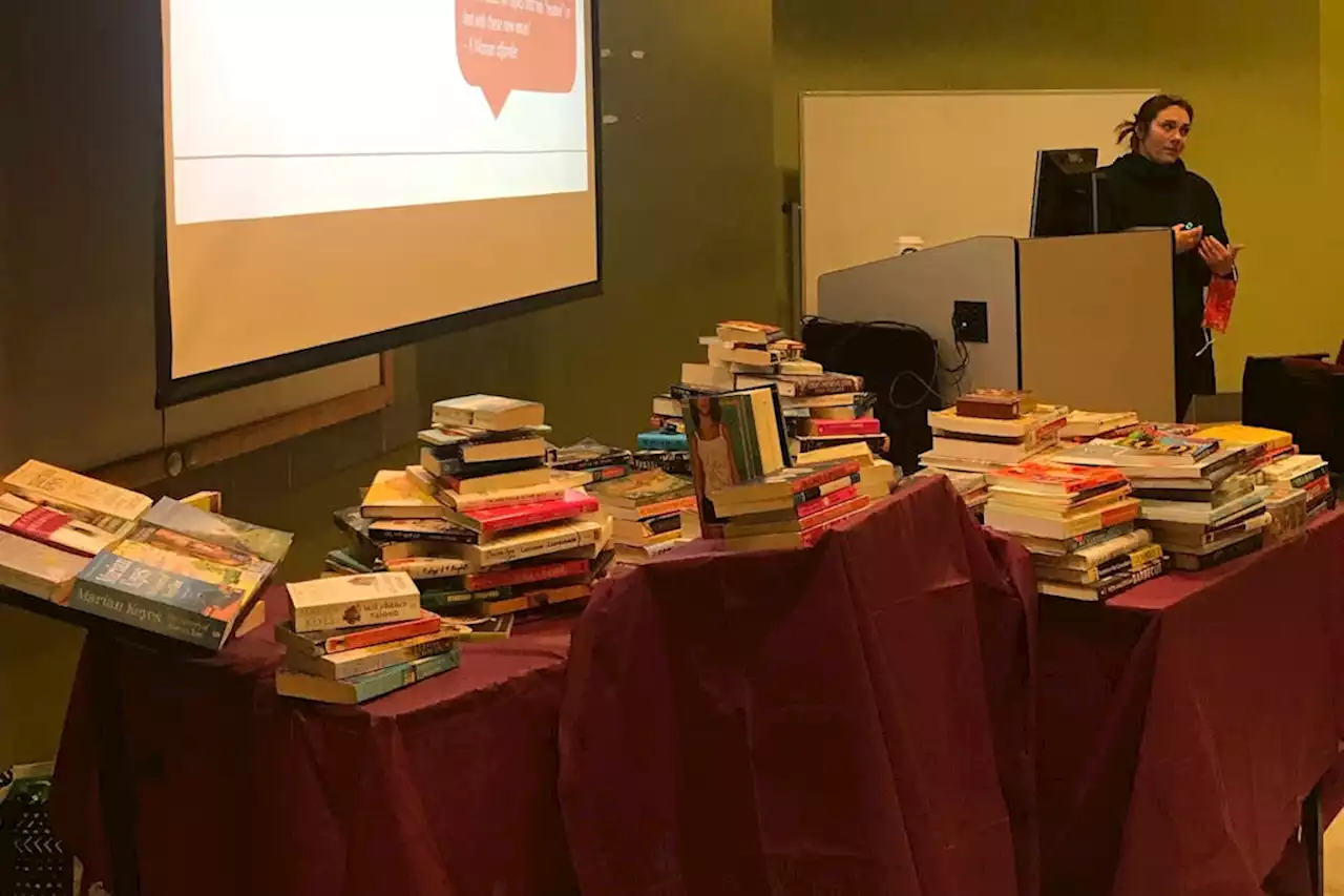 St. Thomas University students donate over 250 books to incarcerated women at Nova Institute | SaltWire