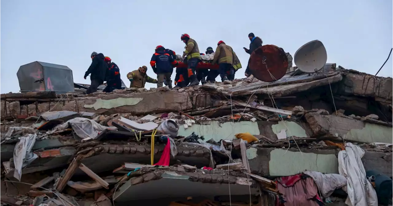 Turquía y Siria suman ya más de 25 mil muertos por terremotos; siguen los rescates