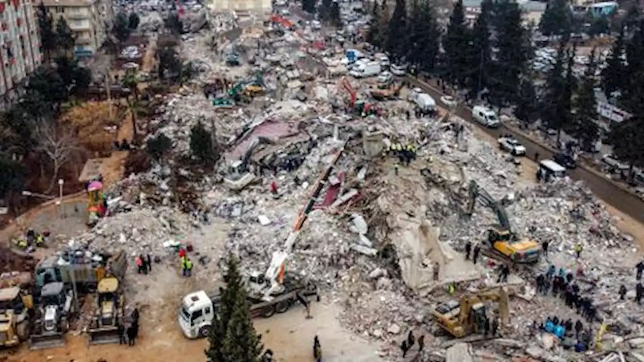 Türkiye nabs contractors for negligence over buildings flattened by quakes