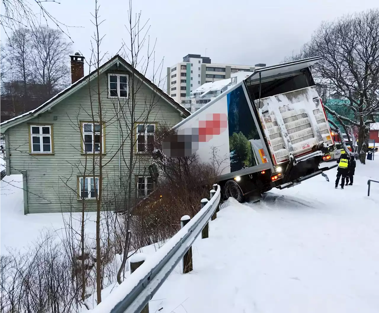 Både hunder, katter og mennesker måtte evakueres