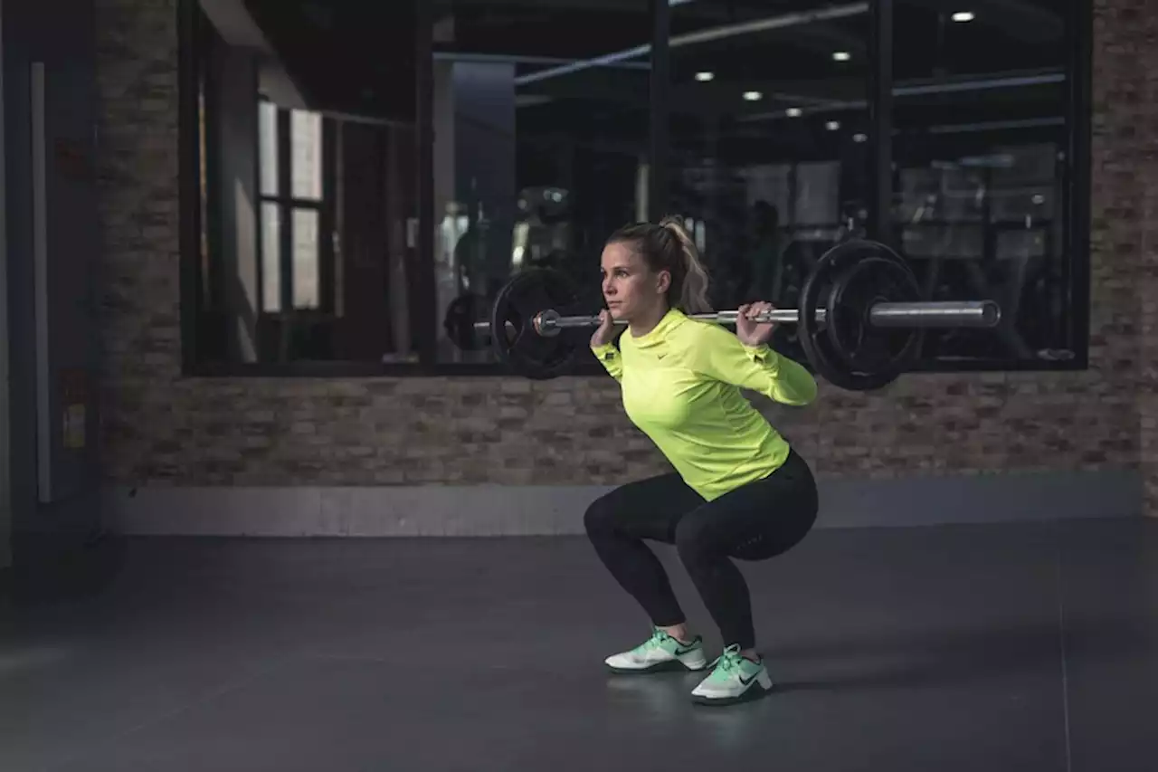 Cinco ejercicios en el gimnasio para ganar masa muscular y aumentar volumen