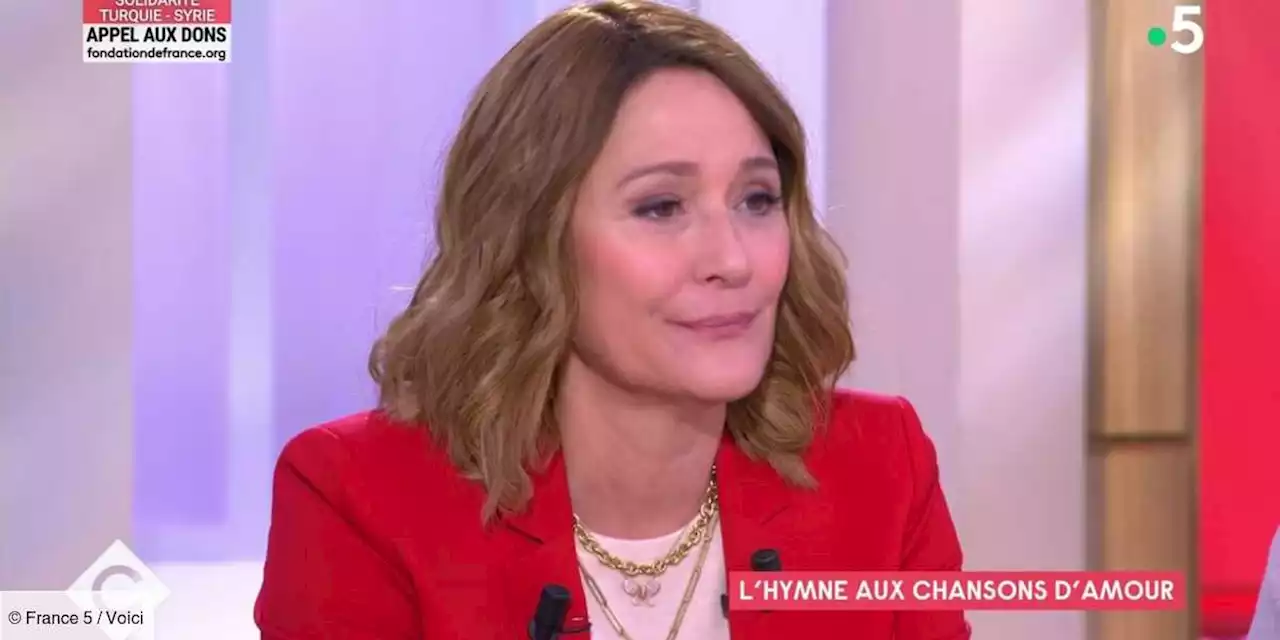 Daniela Lumbroso se confie sur son enfance solitaire dans C à vous (ZAPTV) - Voici