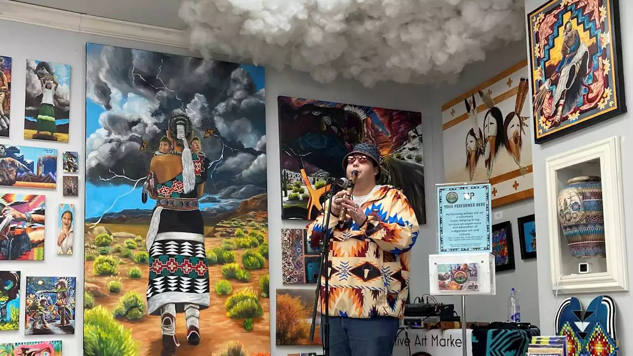 Native dancers want Arizona gallery owner held on hate crime