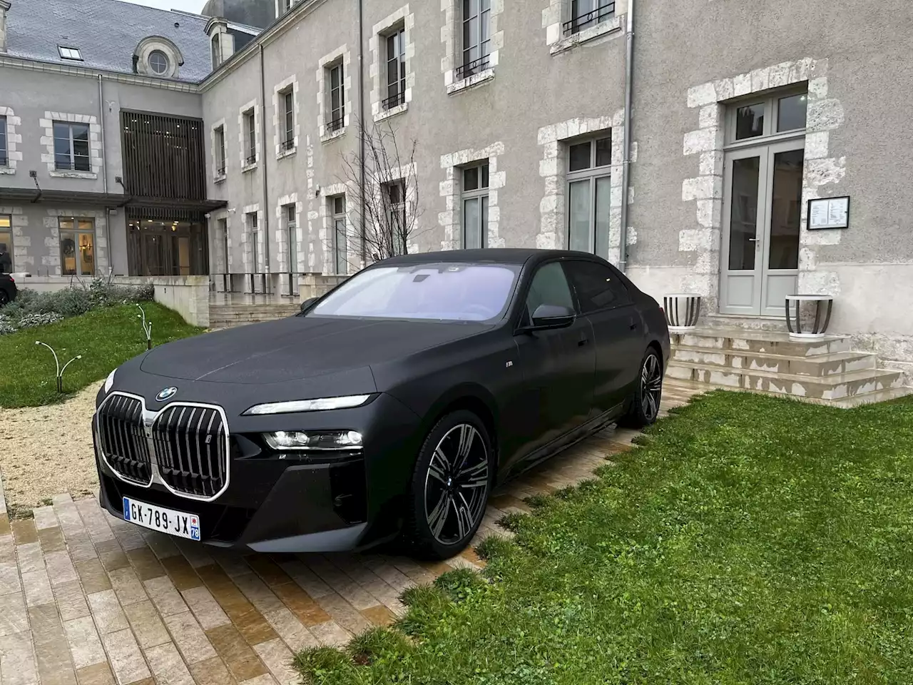 Test de la BMW i7 : est-on vraiment mieux assis dans une voiture électrique à 150 000 euros ?