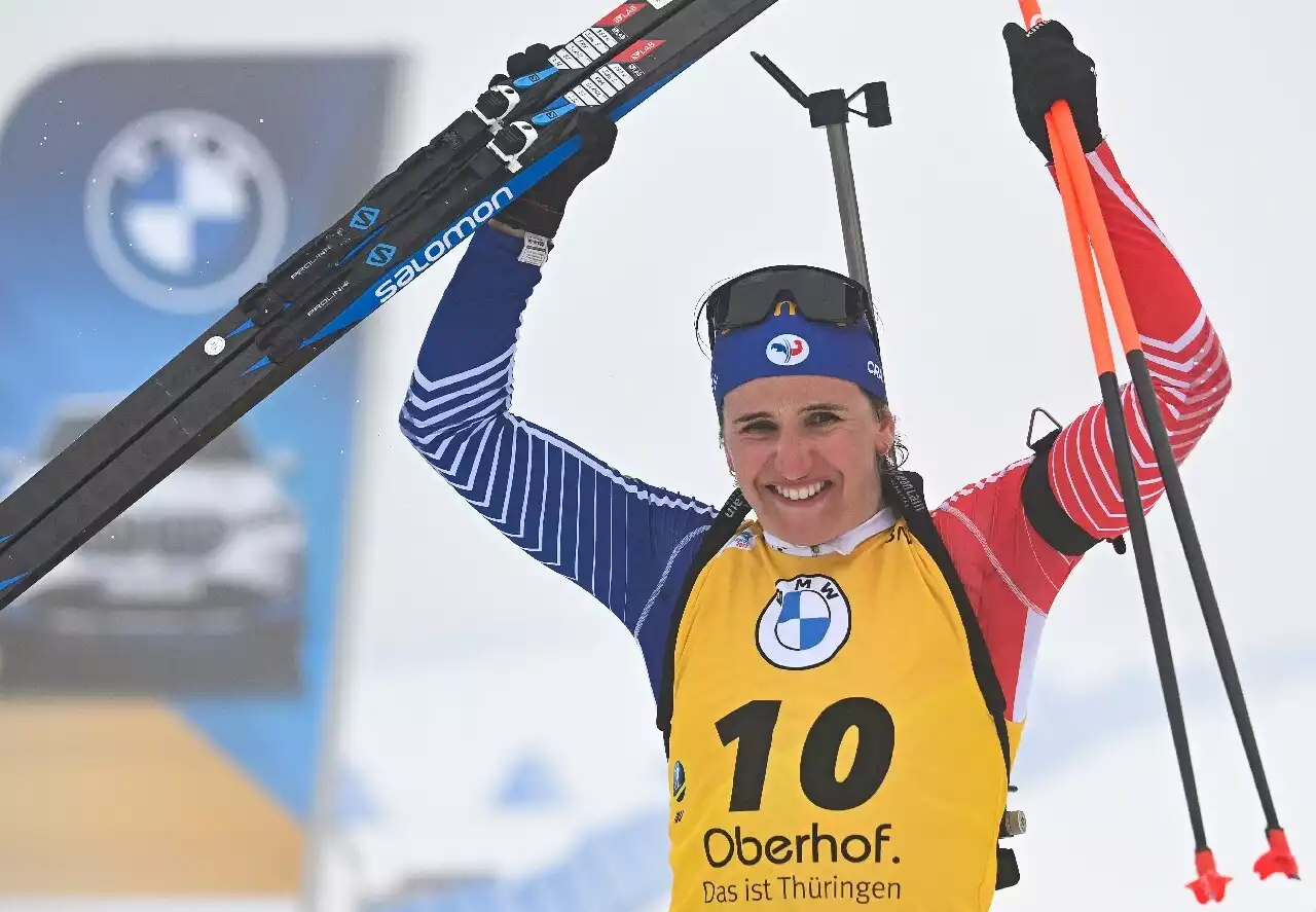 Mondiaux de biathlon : la Française Julia Simon sacrée championne du monde de poursuite