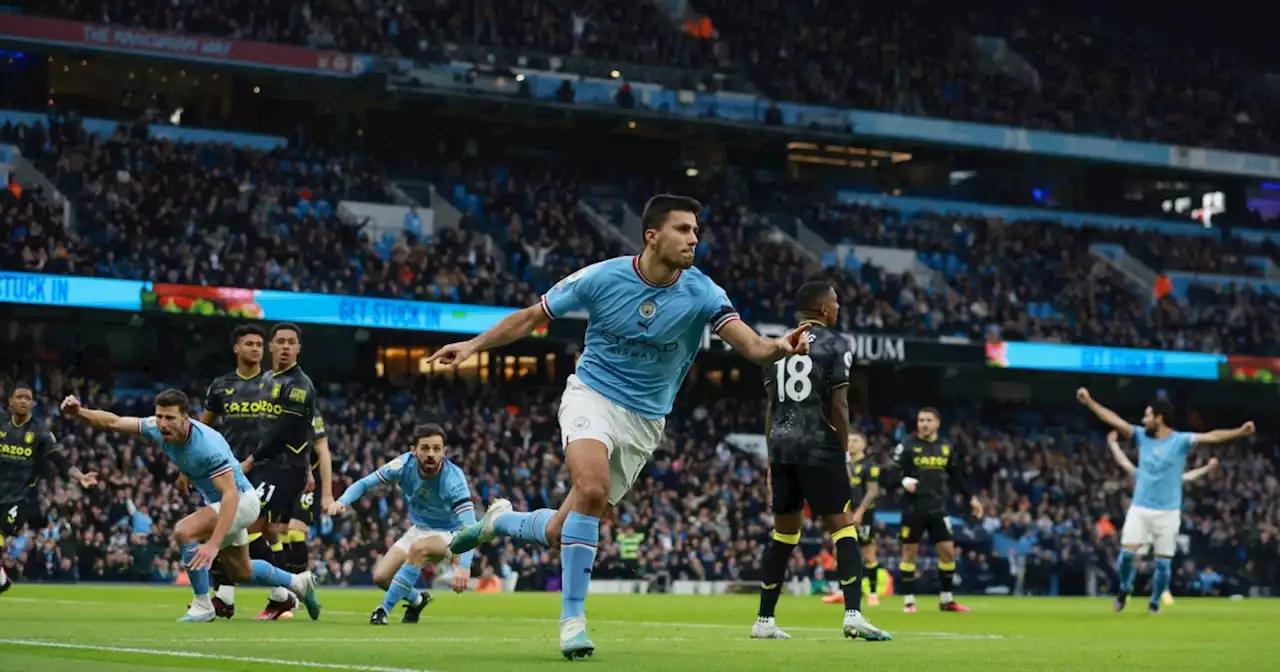 Pitan el himno de la Premier League en la cancha del Manchester City