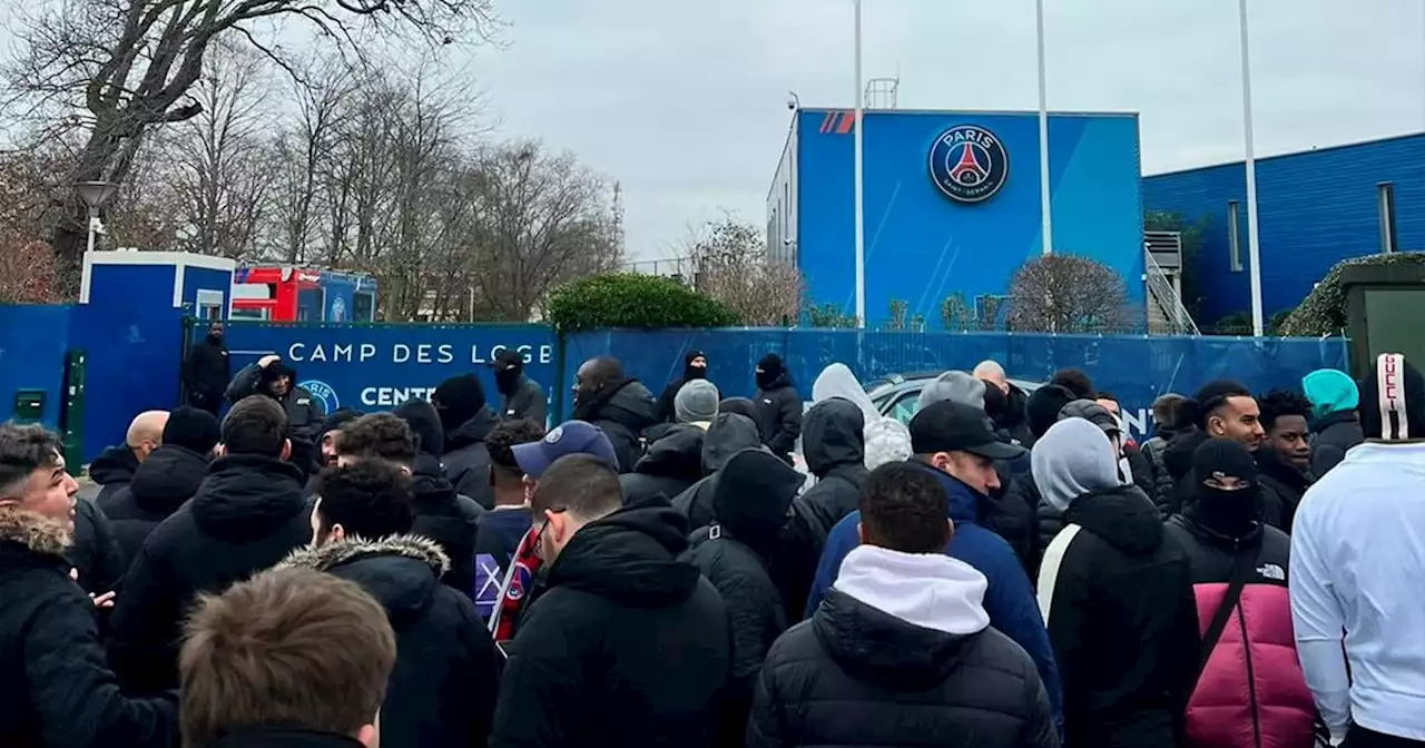 Más conflictos en el PSG: un grupo de hinchas fue a pedir explicaciones a la práctica