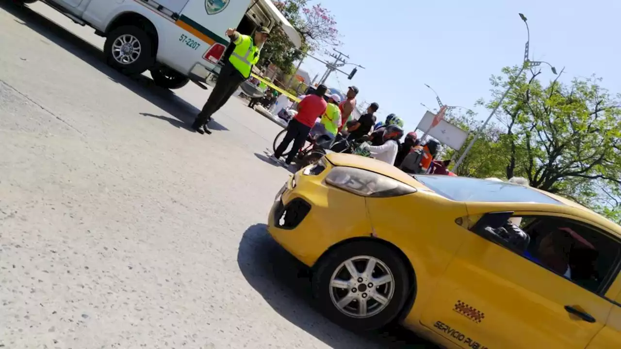 Vendedor ambulante muere arrollado por tractomula en bulevar de Simón Bolívar