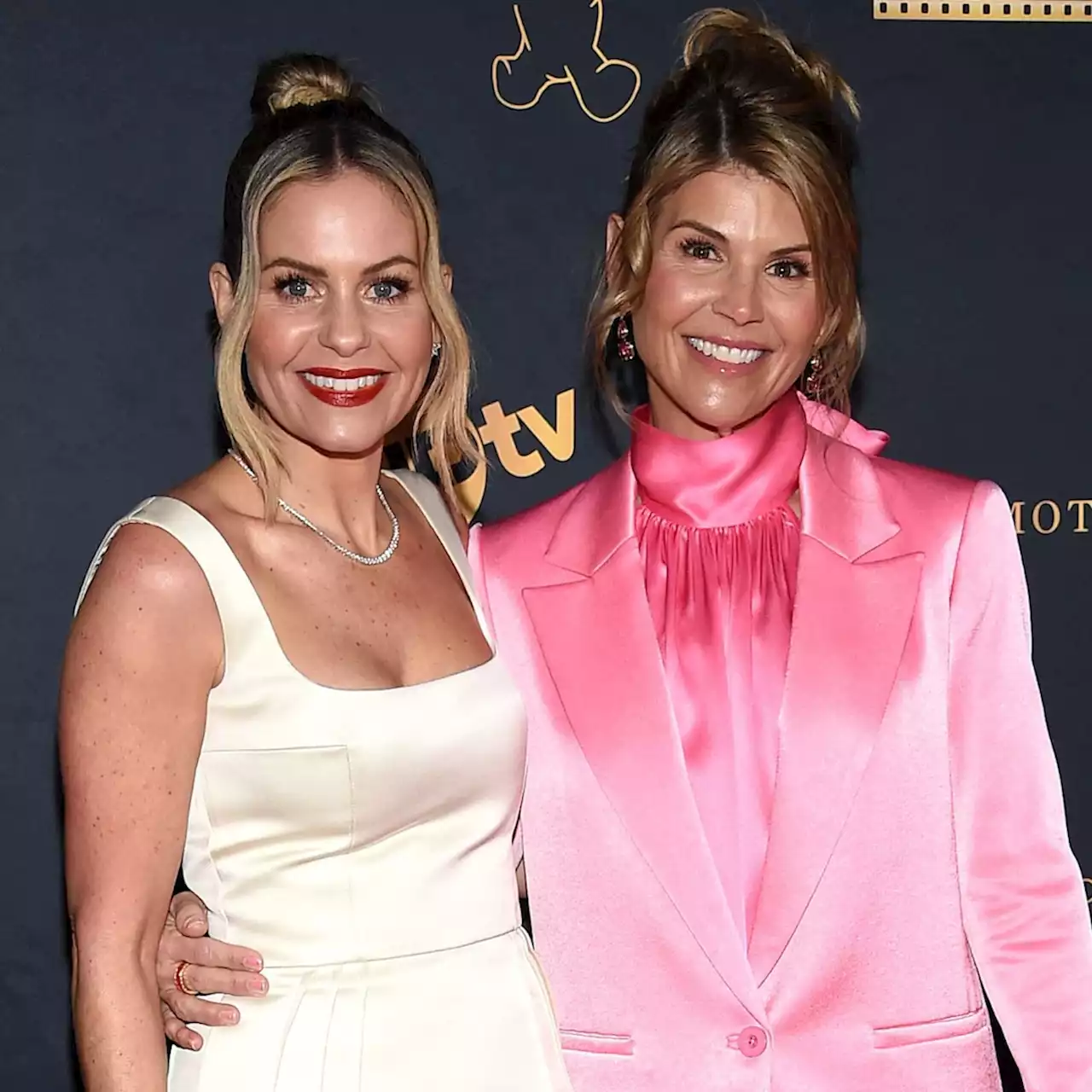 Lori Loughlin Reunites With Candace Cameron Bure at First Awards Show Since College Admissions Scandal - E! Online