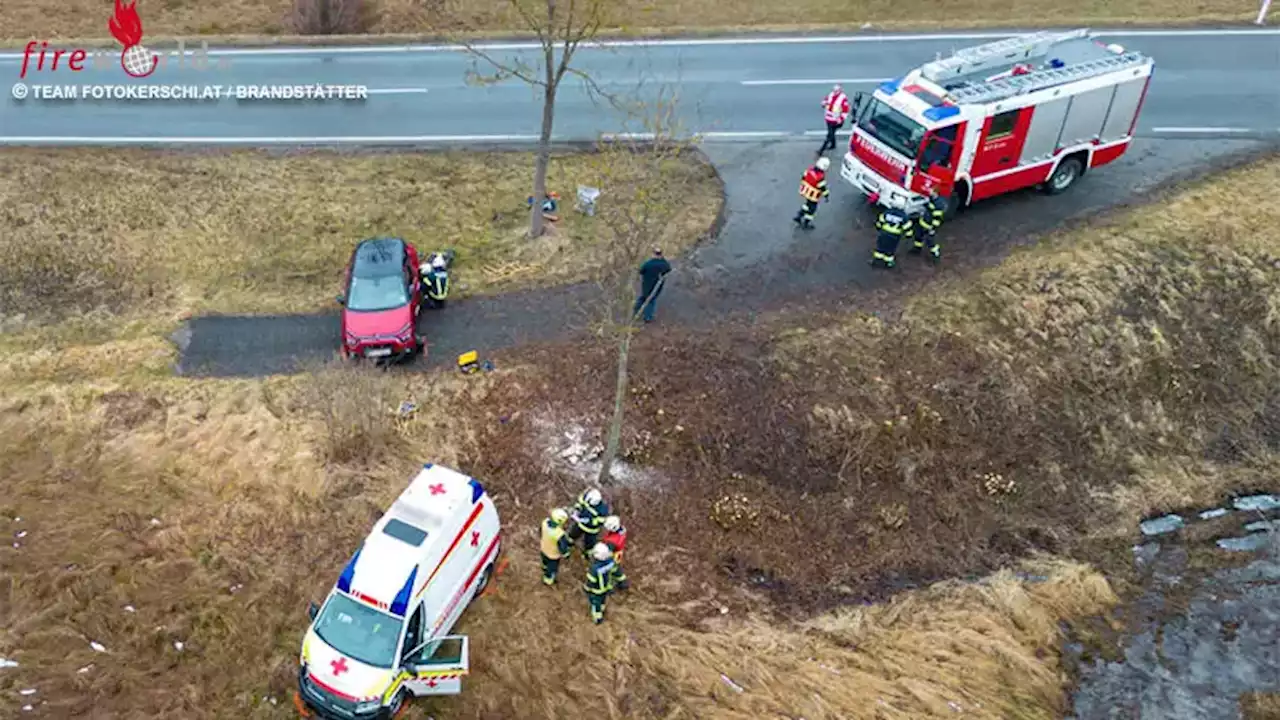 Oö: Kollision zwischen Pkw und Rotkreuz-SEW auf der B 124 bei Bad Zell