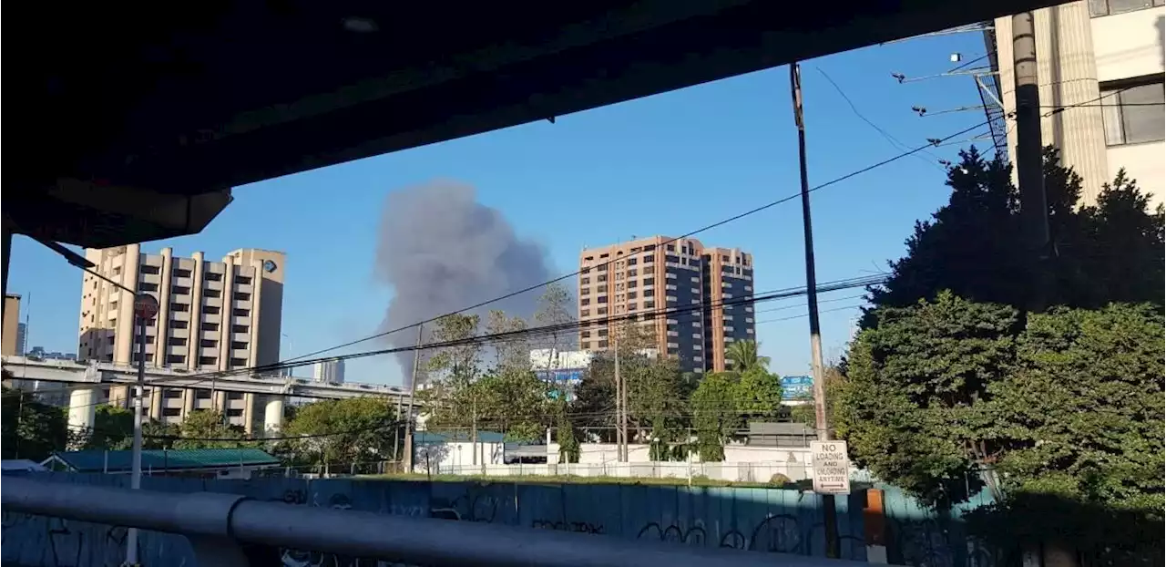 Fire hits residential area in Mandaluyong City