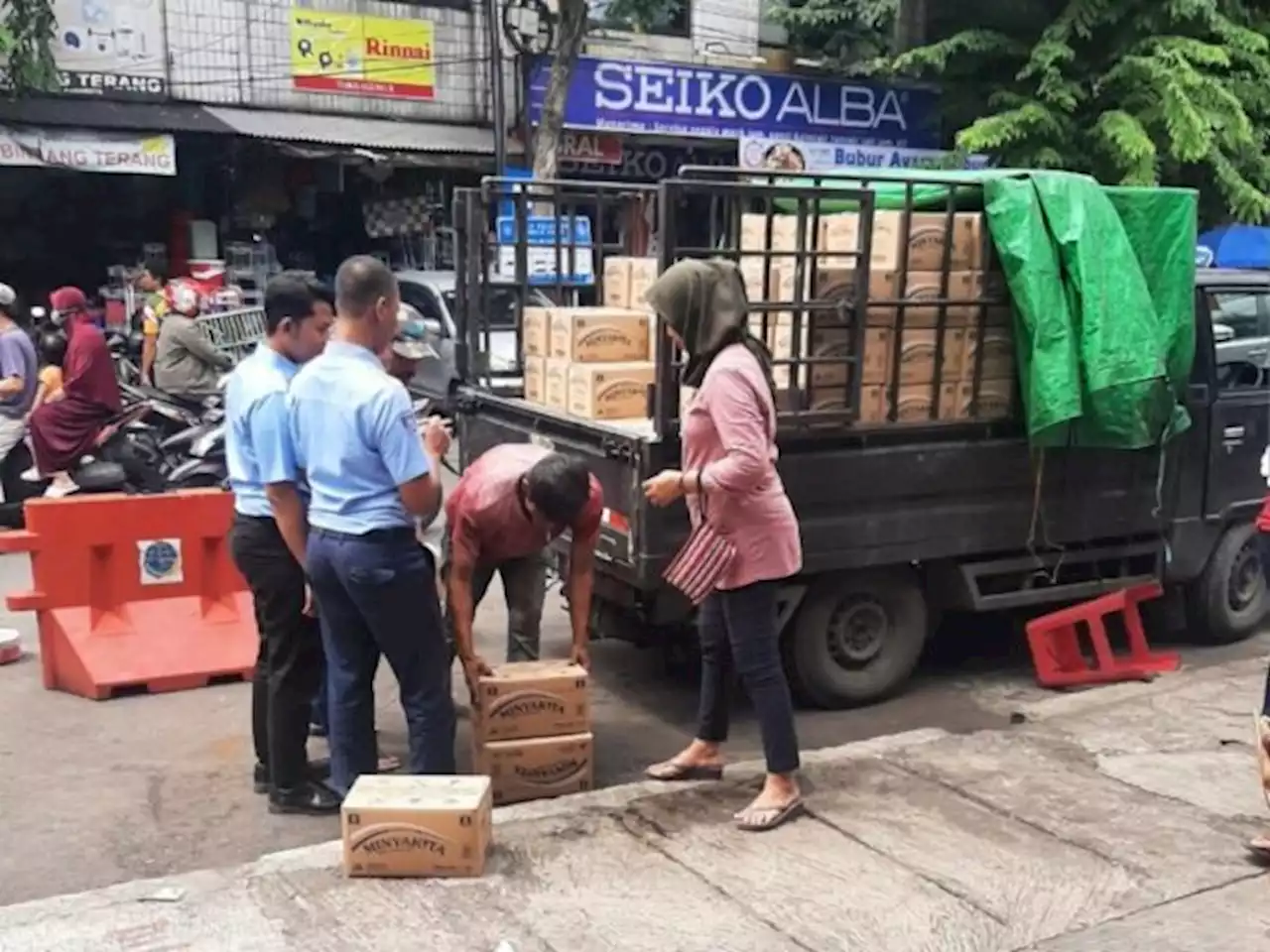 PD Pasar Surya Surabaya Pastikan Harga MinyaKita Maksimal Rp 14 Ribu