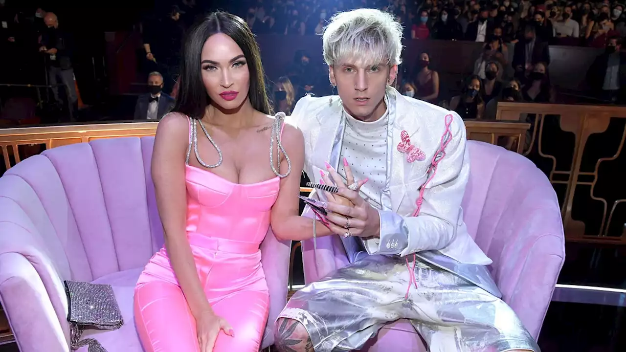 Megan Fox Scrubs Machine Gun Kelly Photos from Instagram, Posts Beyoncé Lyric About 'Dishonesty'