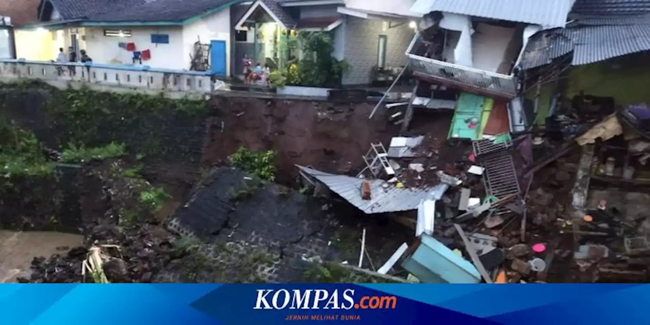 Rumah Warga di Banyuwangi Ambrol, Perabotan Dapur Berjatuhan ke Sungai