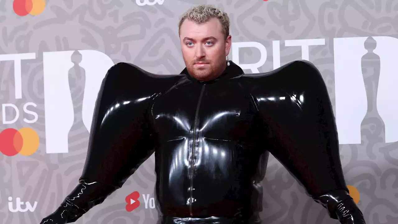 Aux « Brits », Sam Smith a fait sensation avec sa combinaison gonflable