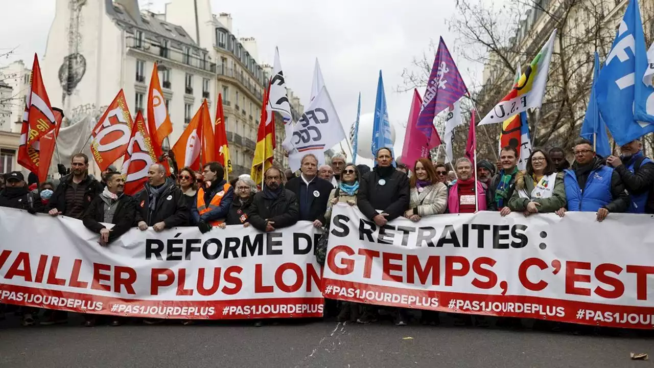 Après une mobilisation réussie samedi, les syndicats font monter la pression