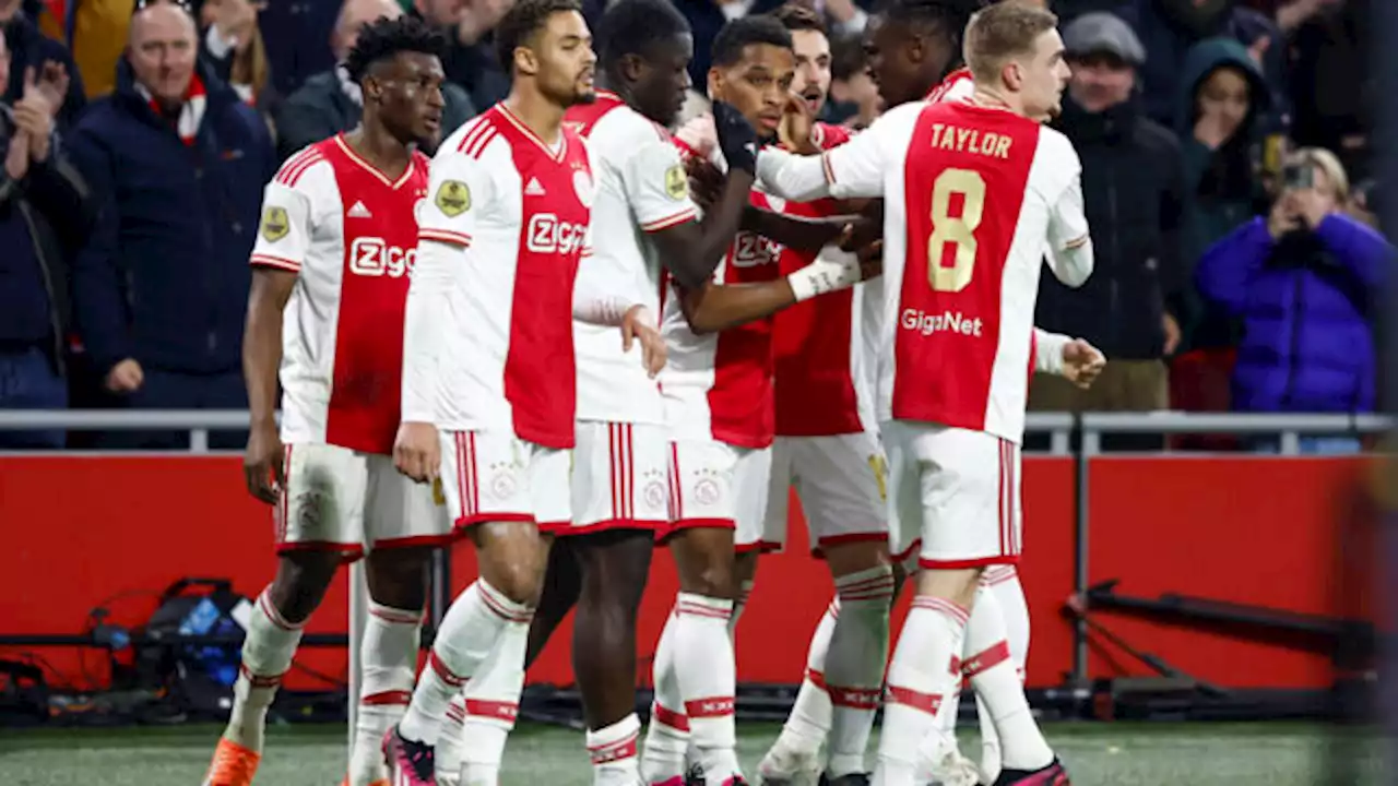 Ajax herstelt zich in tweede helft tegen RKC