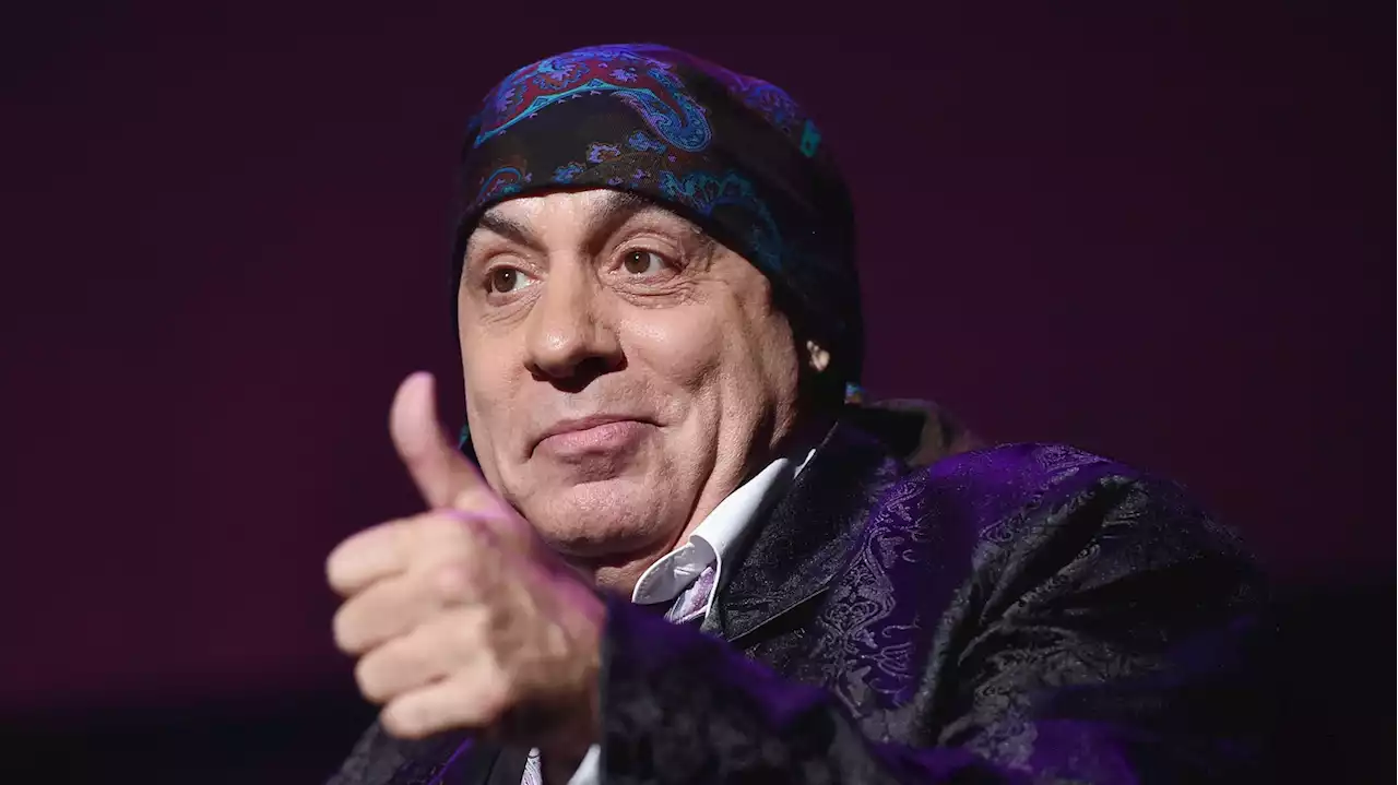 Musician Steven Van Zandt gifts Jamie Raskin a bandana, wishes him a 'rapid' recovery