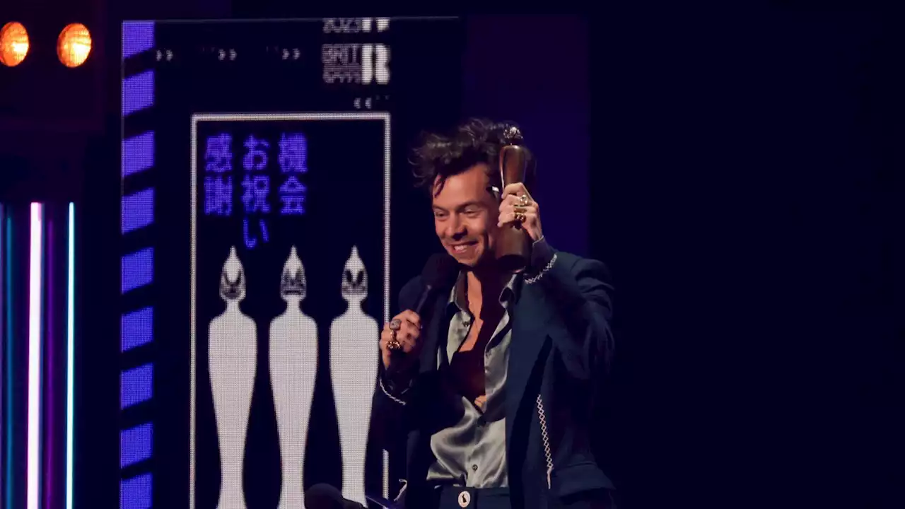 Harry Styles triunfa en los Brit Awards 2023 - RTVE.es