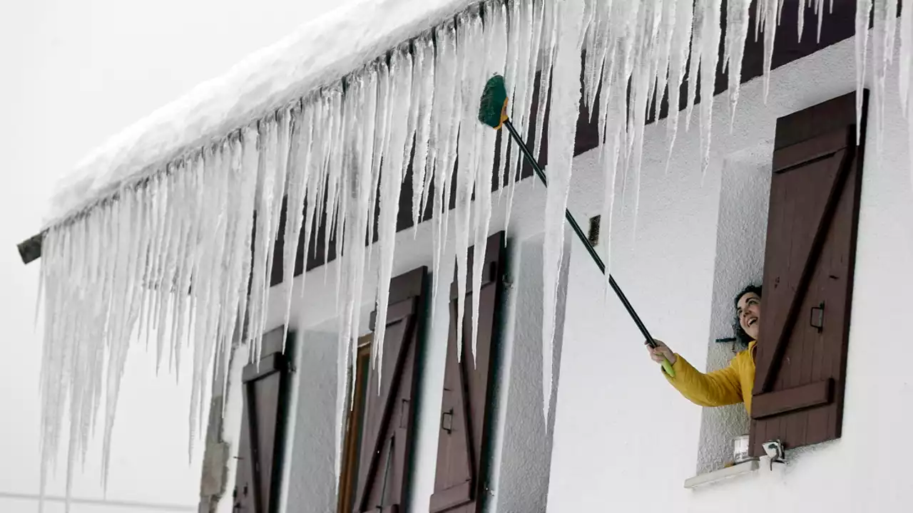 Una veintena de provincias se mantienen en alerta por heladas