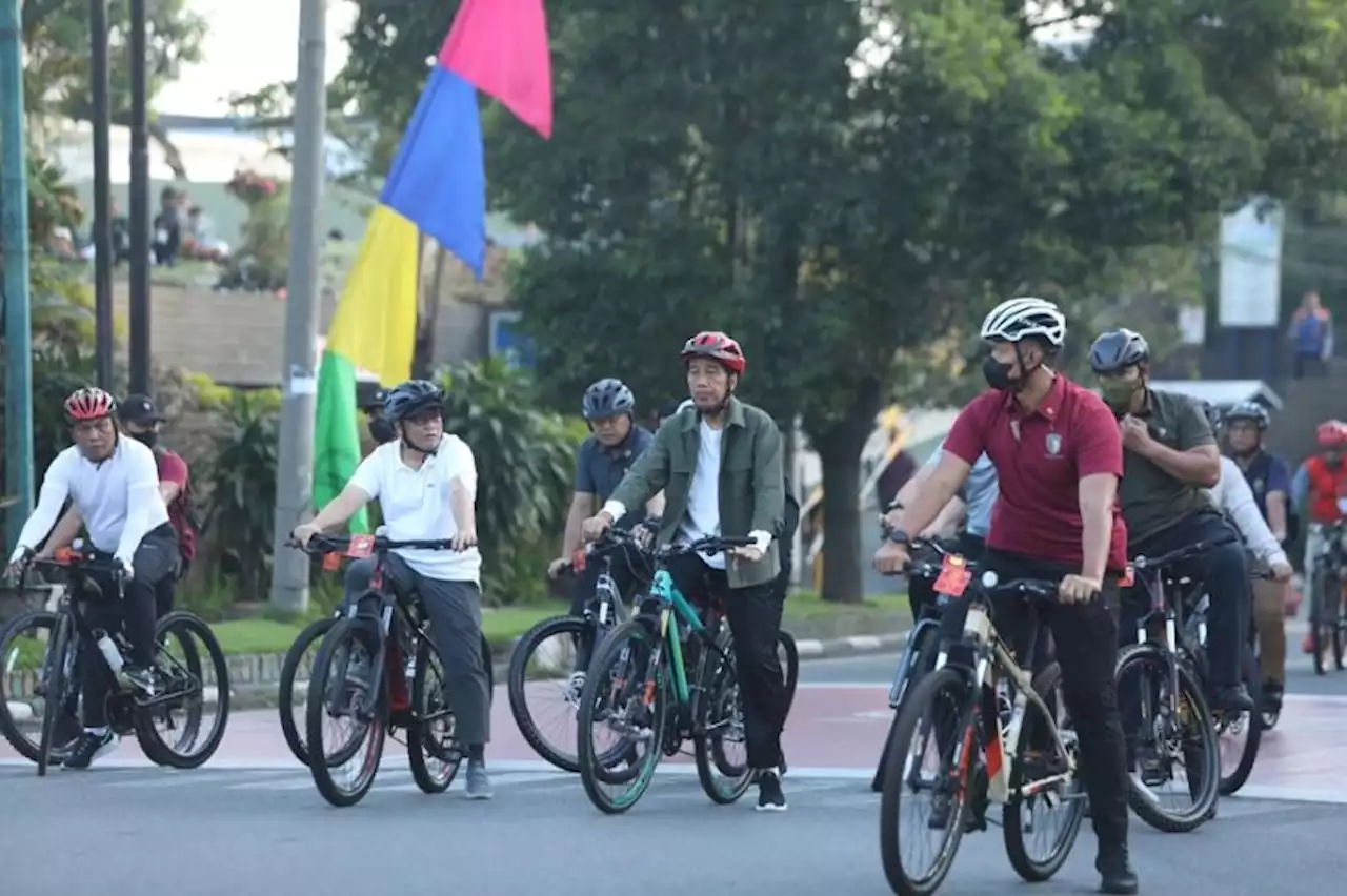 Kapolda Sumut Damping Presiden Jokowi Gowes Keliling Kota Medan