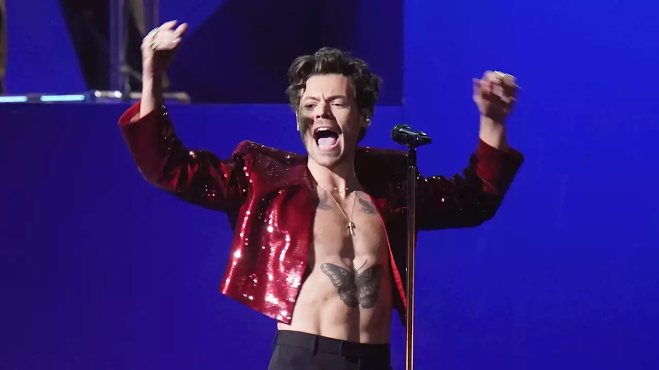 Brit Awards 2023 live: Harry Styles kicks off ceremony - as Aitch and Beyonce pick up first prizes