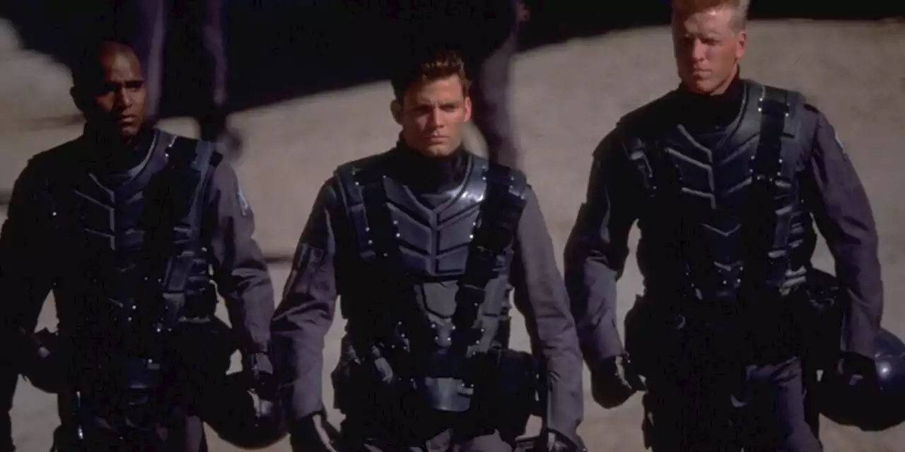 Starship Troopers (Arte) : de quel livre Paul Verhoeven s’est-il inspiré pour son film culte ?