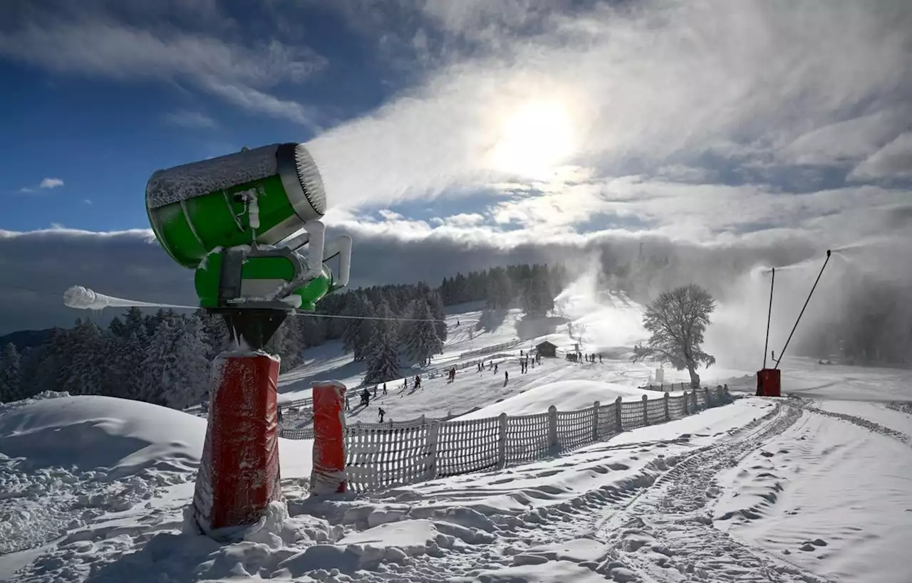 Les stations de ski sont-elles trop dépendantes de la neige artificielle ?