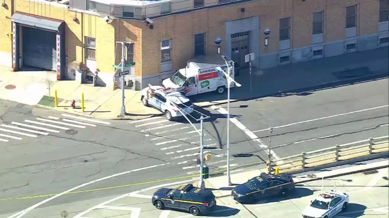 U-Haul driver in custody after allegedly hitting pedestrians in Brooklyn: Sources