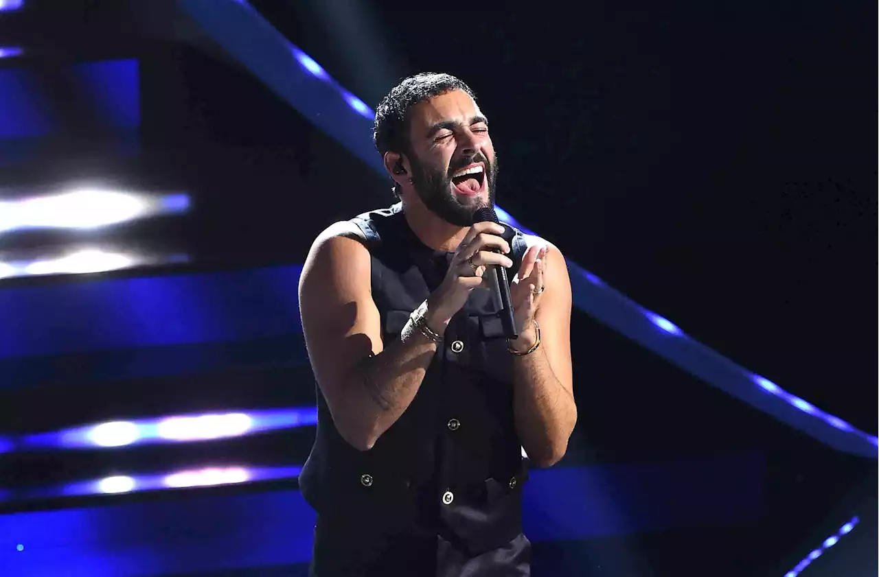 Sanremo 2023, web promuove Mengoni e boccia Fedez